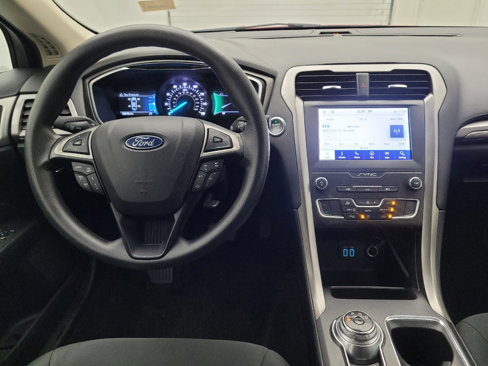 Used 2020 Ford Fusion SE image 22