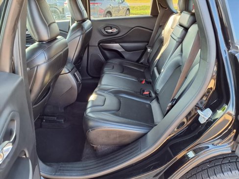 Used 2019 Jeep Cherokee Latitude Plus image 17