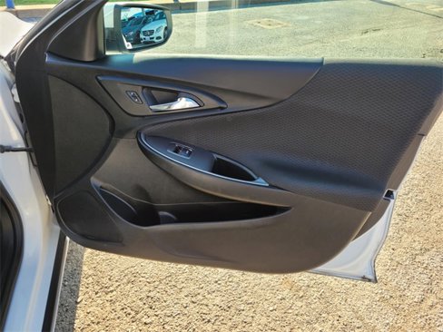 Used 2023 Chevrolet Malibu LT image 9