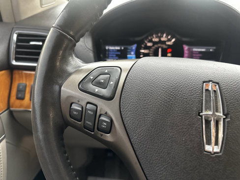 Used 2012 Lincoln MKX AWD image 27