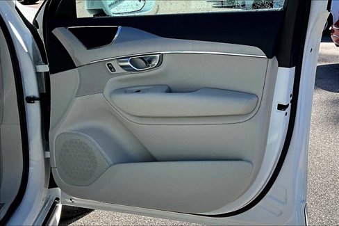 Used 2021 Volvo XC90 T5 Momentum w/ Advanced Package image 21