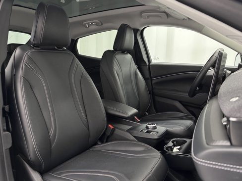 Used 2022 Ford Mustang Mach-E Premium image 18