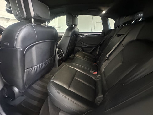 Used 2023 Porsche Macan Turbo image 22