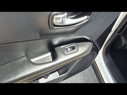 Used 2021 Jeep Compass Limited image 23