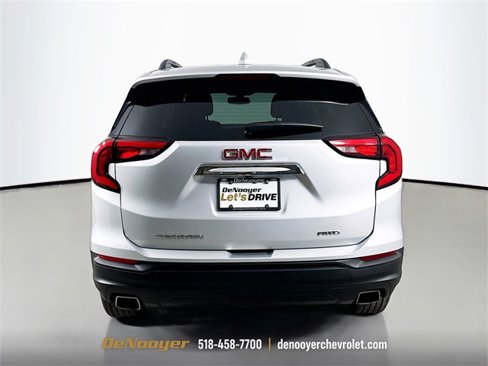 Used 2018 GMC Terrain SLE w/ Driver Convenience Package image 6