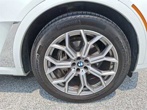 Used 2022 BMW X7 xDrive40i w/ Premium Package image 12