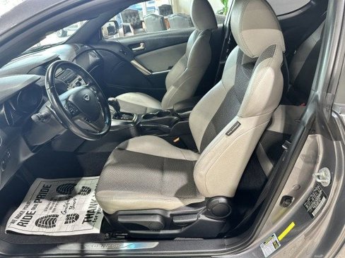 Used 2016 Hyundai Genesis 3.8 image 13