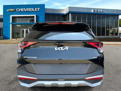 Used 2023 Kia Sportage EX image 3