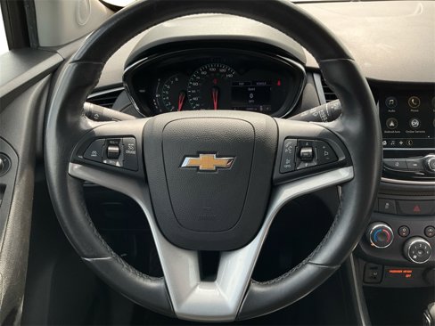 Used 2019 Chevrolet Trax LT w/ LT Convenience Package image 16