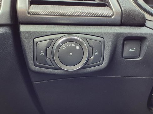 Used 2020 Ford Fusion SE image 17