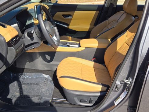 Used 2020 Nissan Sentra SV w/ SV Premium Package image 18