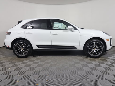 New 2025 Porsche Macan image 8