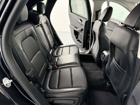 Used 2022 Ford Escape Titanium image 13
