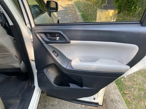 Used 2014 Subaru Forester 2.5i Limited image 23