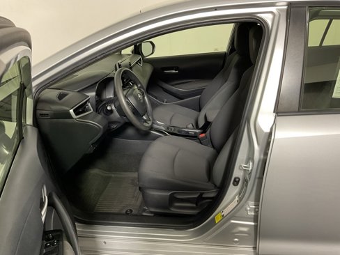 Used 2020 Toyota Corolla LE image 18
