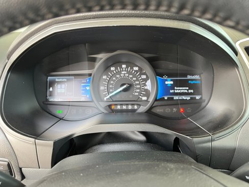 Used 2024 Ford Edge Titanium image 10