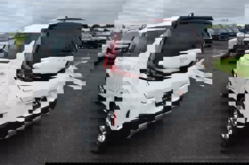 New 2025 Kia Soul LX w/ LX Technology Package image 5