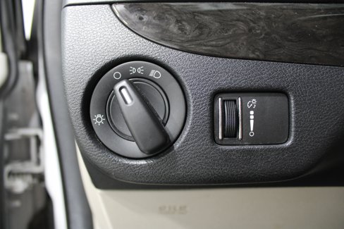 Used 2019 Dodge Grand Caravan SE w/ UConnect Hands-Free Group image 7