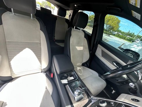Used 2020 Land Rover Discovery Sport SE R-Dynamic image 33