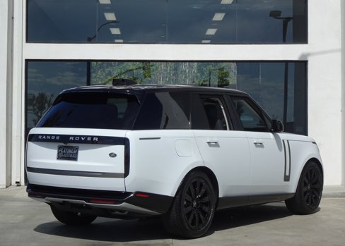 Used 2023 Land Rover Range Rover SE image 7