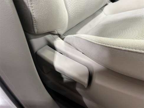 Used 2017 Nissan Leaf SV image 16