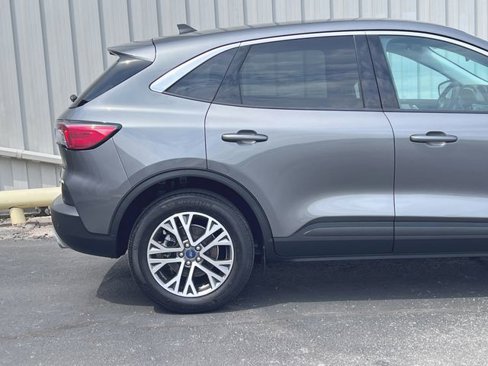 Used 2022 Ford Escape SEL image 17