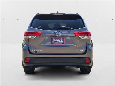 Used 2018 Toyota Highlander XLE image 6