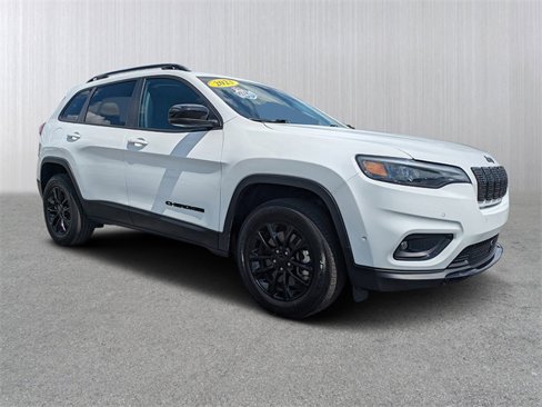 Used 2023 Jeep Cherokee Altitude Lux image 1
