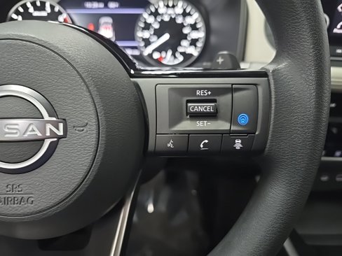 Used 2023 Nissan Rogue SV image 20