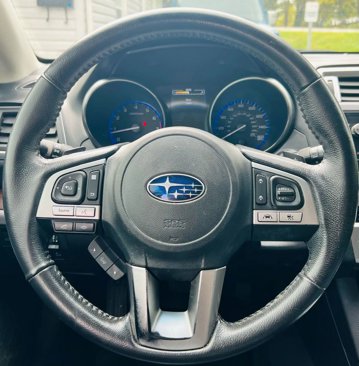 Used 2017 Subaru Outback 3.6R Limited image 11