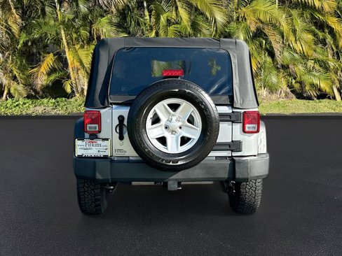 Used 2018 Jeep Wrangler Sport image 6