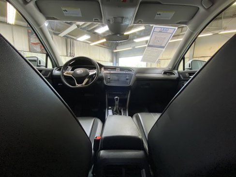 Used 2024 Volkswagen Tiguan SE image 18