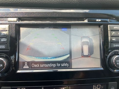 Used 2017 Nissan Rogue SV w/ SV Premium Package image 10