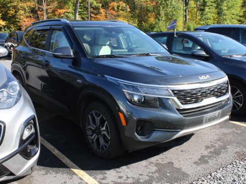 Used 2022 Kia Seltos EX image 3