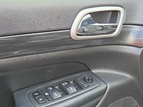 Used 2020 Jeep Grand Cherokee Altitude image 19