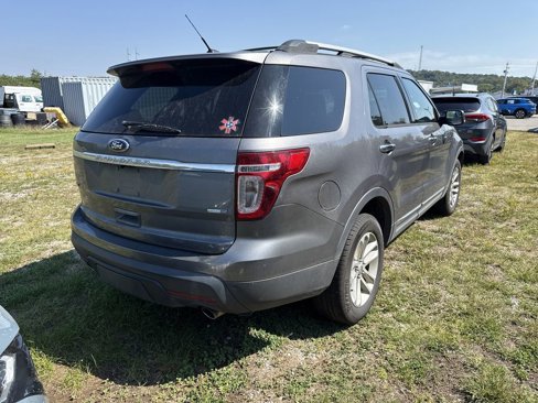 Used 2014 Ford Explorer XLT w/ Equipment Group 202A image 3