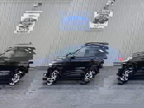 Used 2022 Ford Escape SE w/ Cold Weather Package image 1