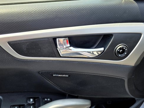 Used 2013 Hyundai Veloster w/ Style Pkg image 12