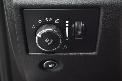 Used 2018 Jeep Grand Cherokee Laredo image 12