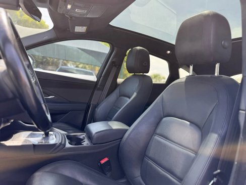 Used 2018 Jaguar E-PACE SE image 22