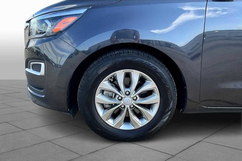 Used 2020 Kia Sedona LX image 10