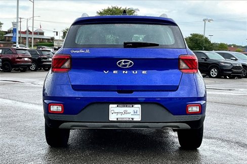 Used 2022 Hyundai Venue SEL image 4