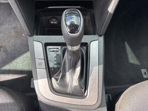 Used 2018 Hyundai Elantra SE image 32