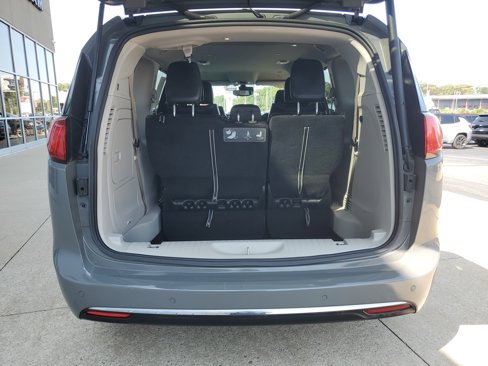 Used 2020 Chrysler Pacifica Limited w/ Advanced Safetytec Group image 26