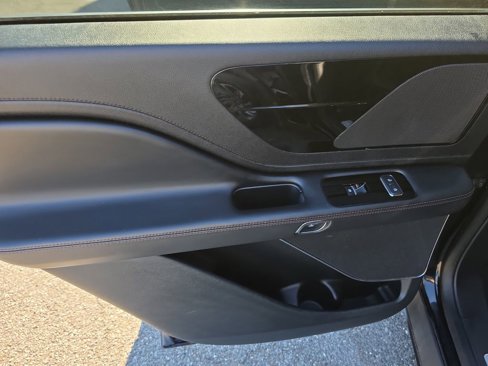 Used 2021 Lincoln Aviator AWD image 18