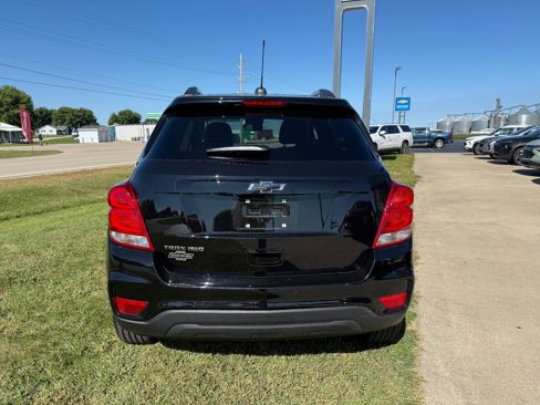 Used 2022 Chevrolet Trax LT w/ Midnight Edition image 8