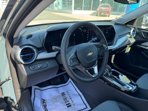 New 2025 Chevrolet Trax LT w/ Driver Confidence Package image 9