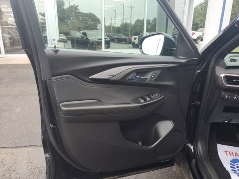Used 2023 Chevrolet TrailBlazer RS w/ Convenience Package image 17