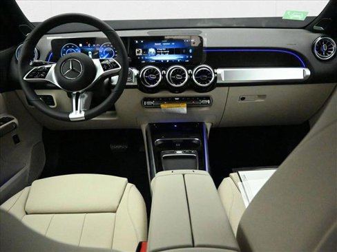 New 2025 Mercedes-Benz EQB 300 4MATIC image 21