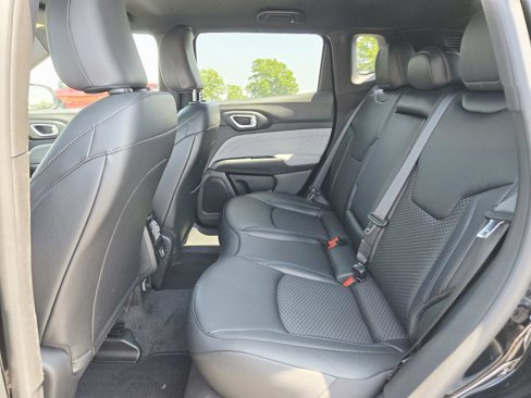 New 2025 Jeep Compass Latitude image 13